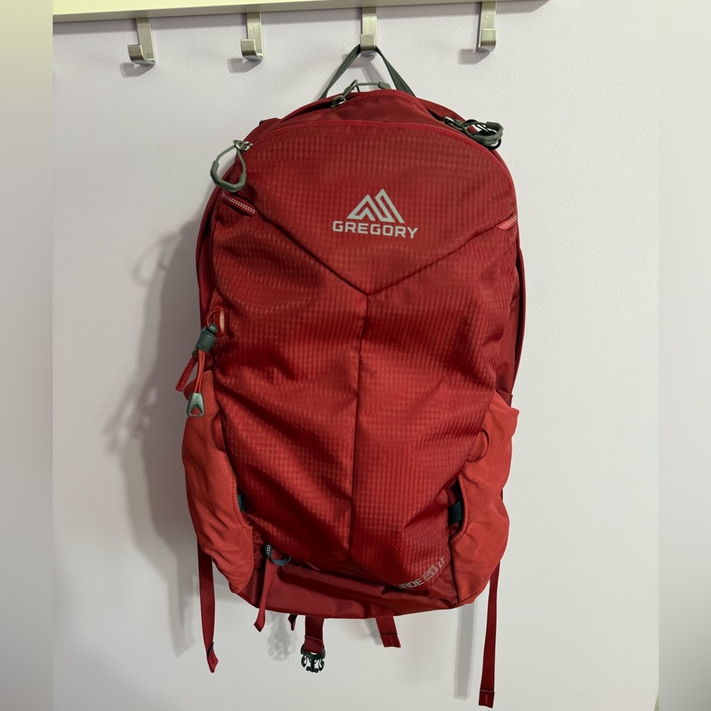 ❗️SOLD❗️Gregory Jade LT 20L Pack, Ruby Red